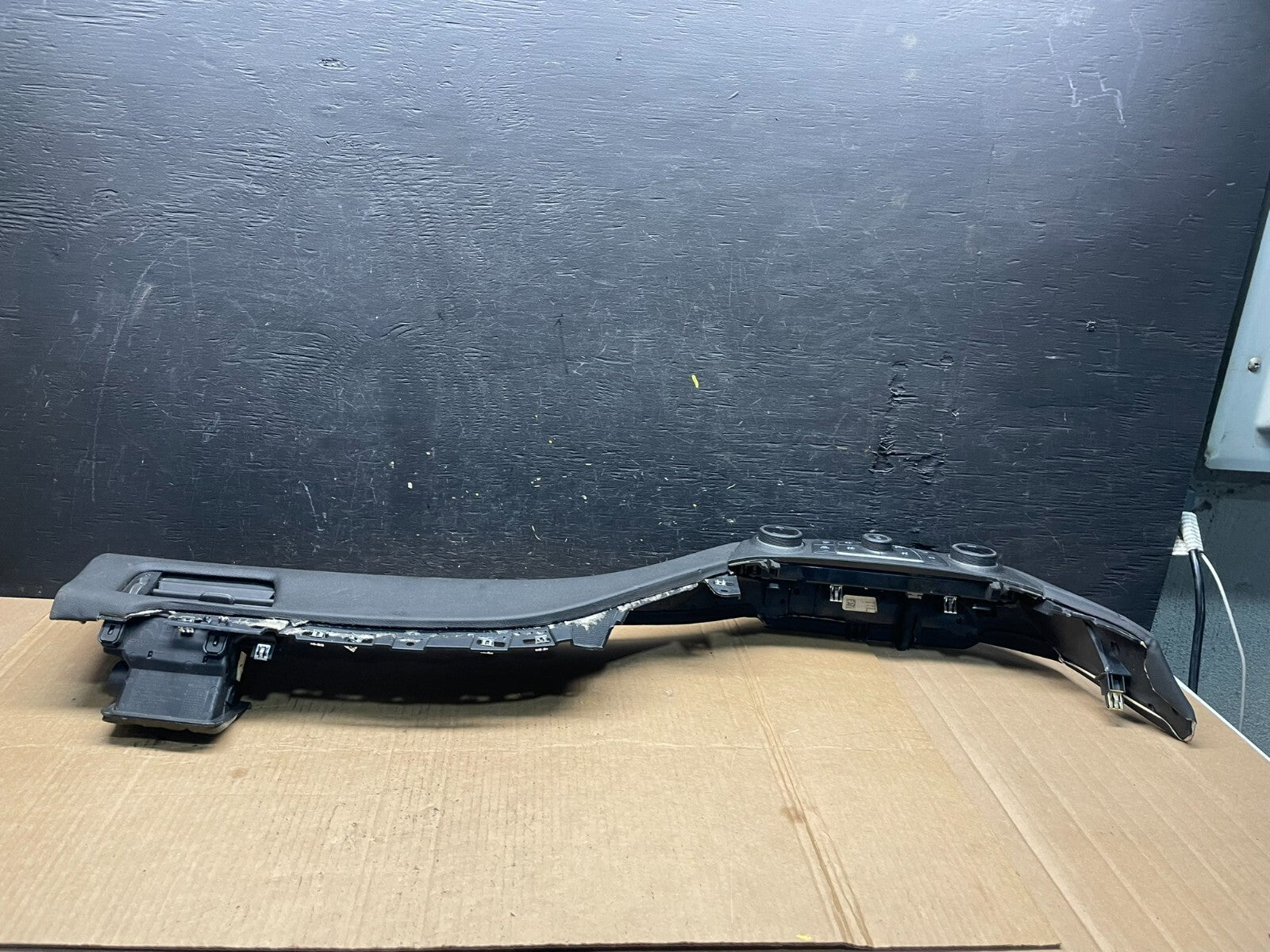 2014 - 2020 Chevrolet Impala Dash Center Climate Control Trim Cover M4280 PS2