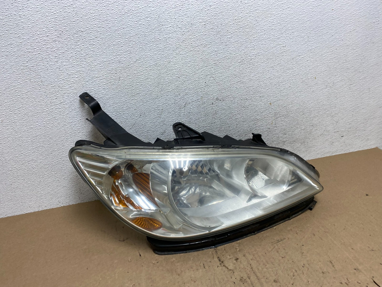 2004 2005 Honda Civic Sedan Headlight Halogen Right Passenger Rh AE6127 DW2