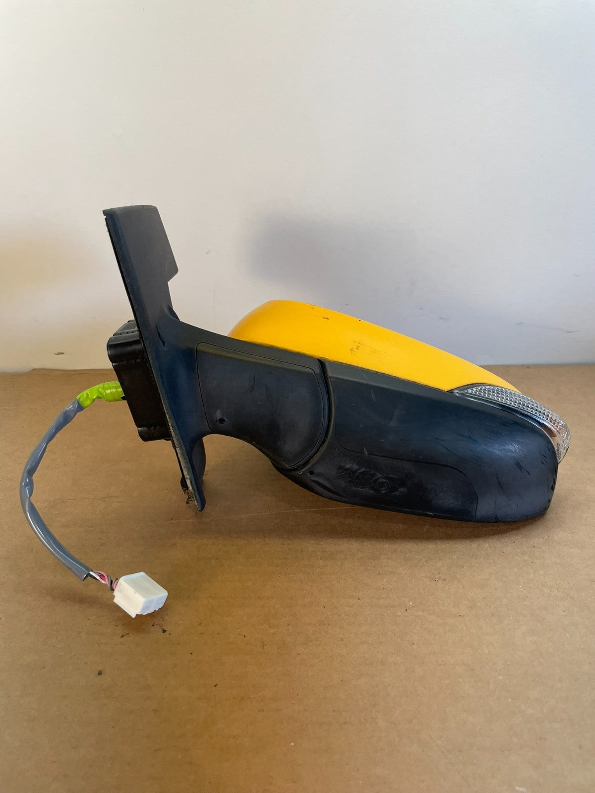 2012 to 2014 Toyota Prius C Left Driver View Door Turn Sgn Mirror af8852 DG3
