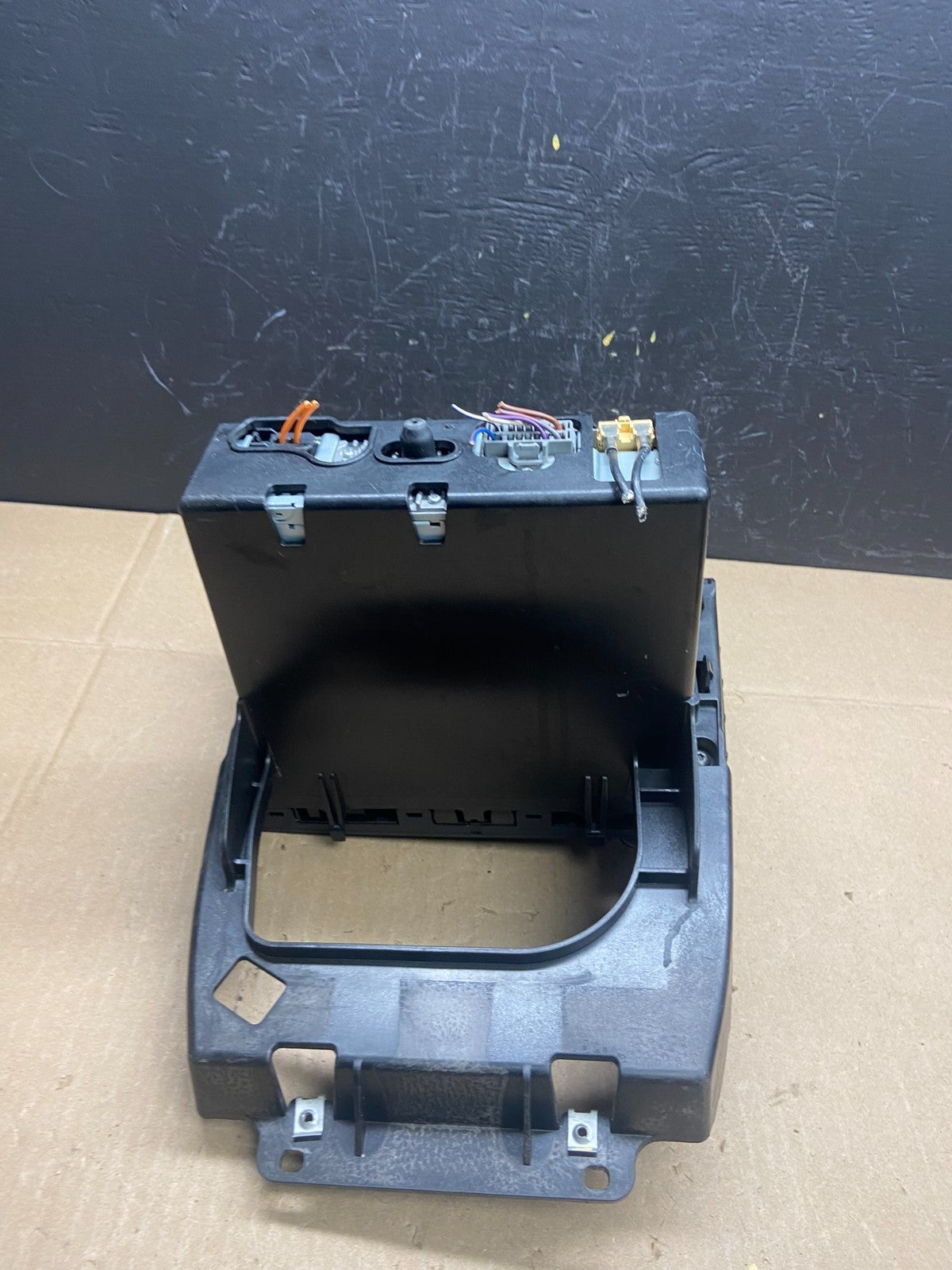 2003 to 2006 Volvo XC90 Center AM/FM Radio Panel Bezel AB8750 DG5