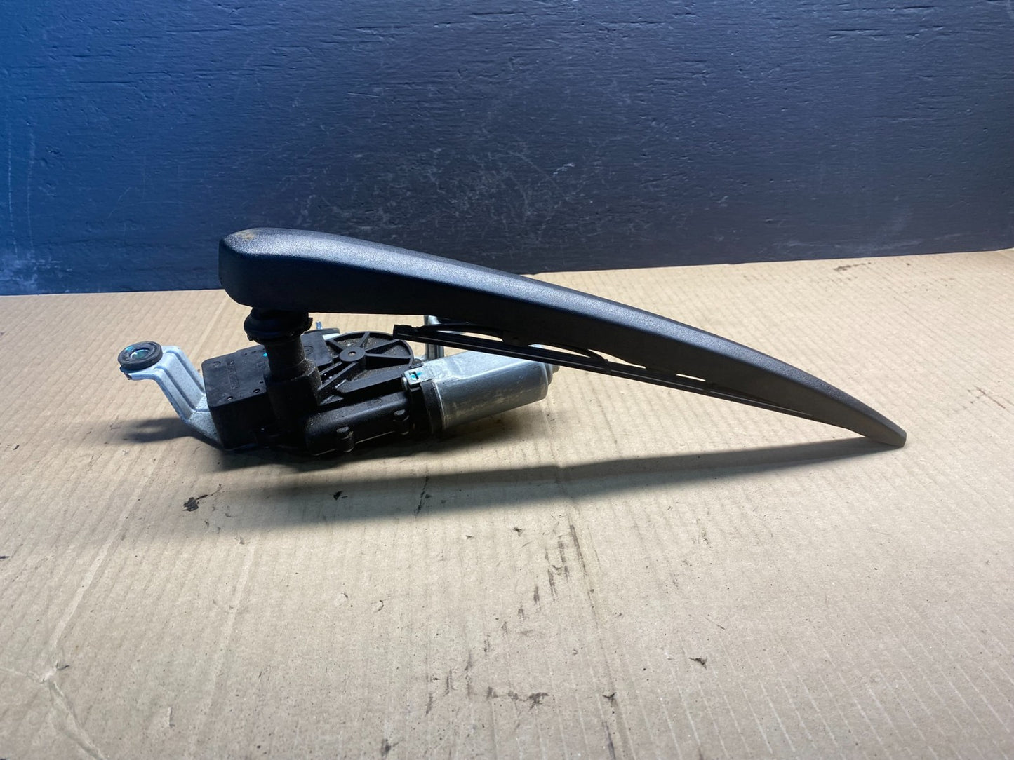 2010 to 2016 Cadillac SRX Rear Windshield Washer Wiper Motor ac0893 DG3