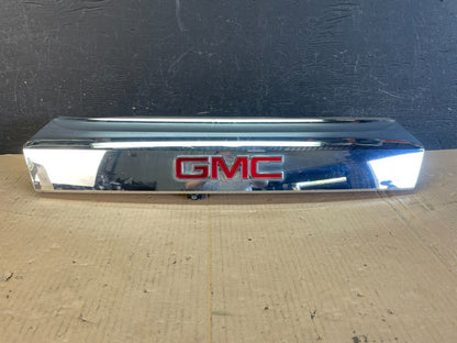 2010-2015 Gmc Terrain Lift Gate Handle Trim with Back Up Camera Molding AD85690