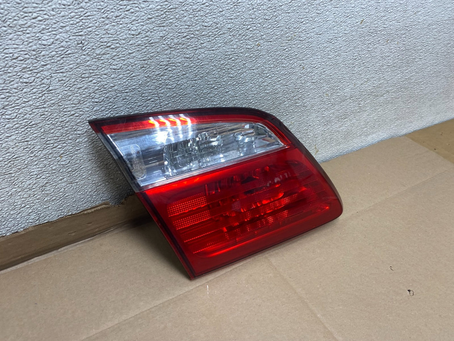 2000-2001 Infiniti i30 Left Driver Lh Side Tail Light Inner U6531 DW2