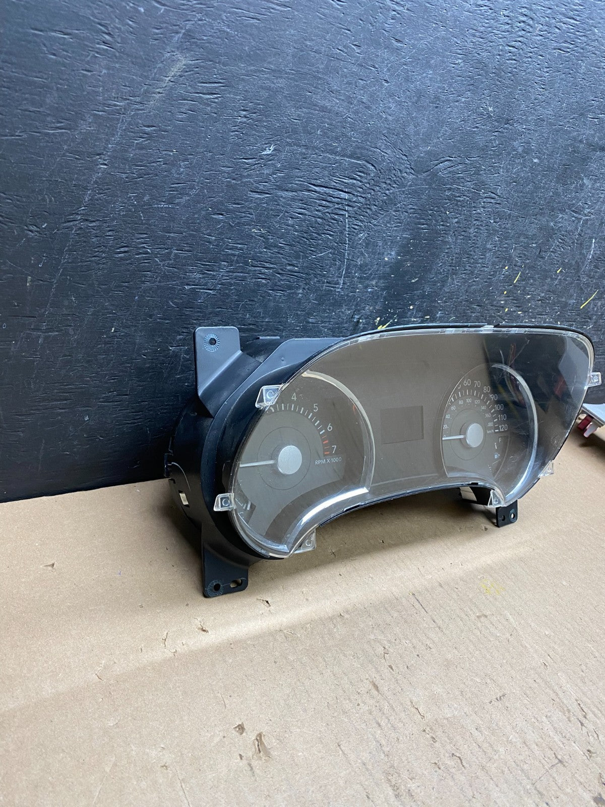 2008 Mercury Mountaineer Speedometer Cluster Gauge T4637 DG2
