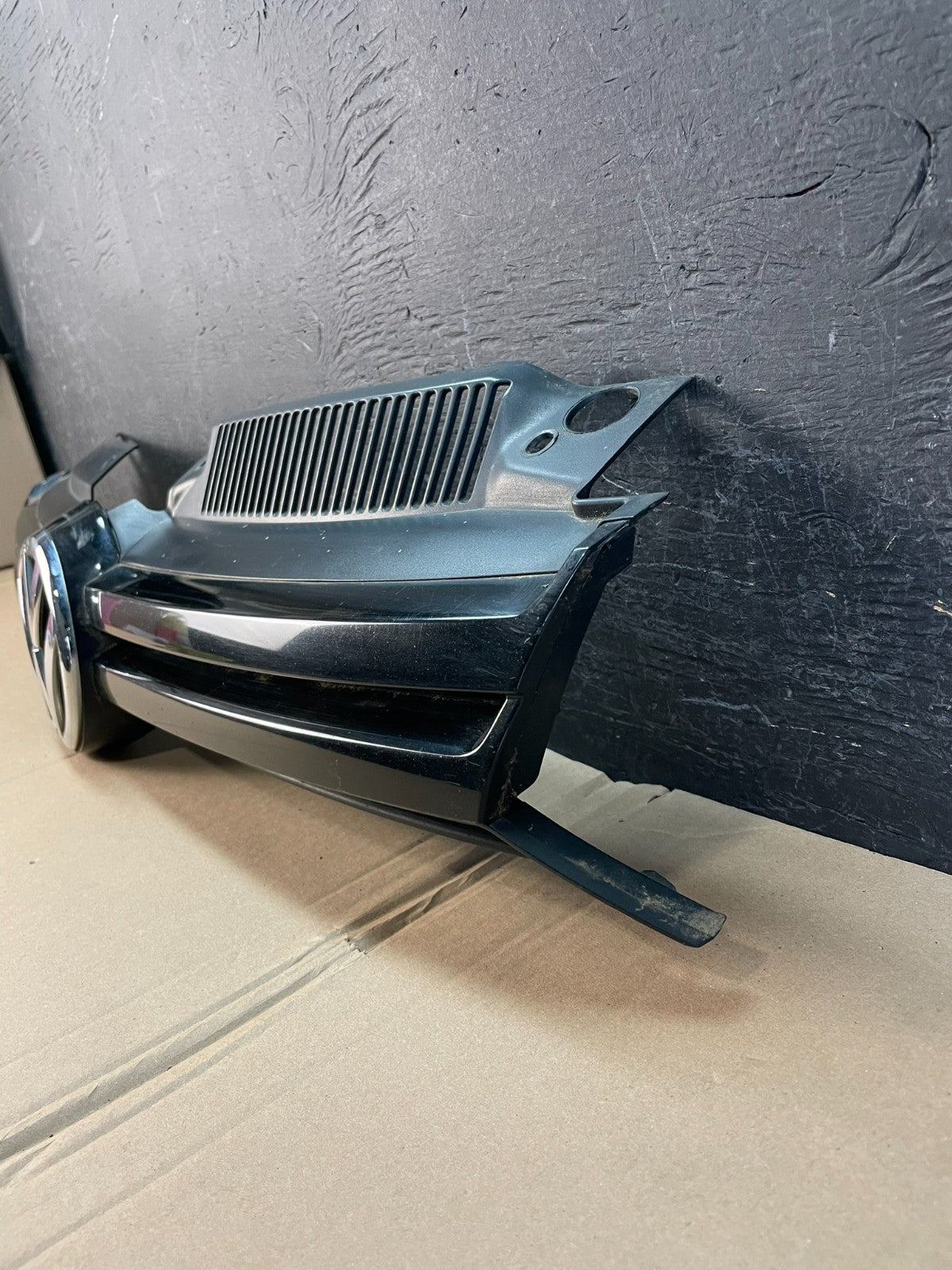 2010 to 2012 Volkswagen Golf /GTI MK6 Front Black Grille Grill AD8320 DG1