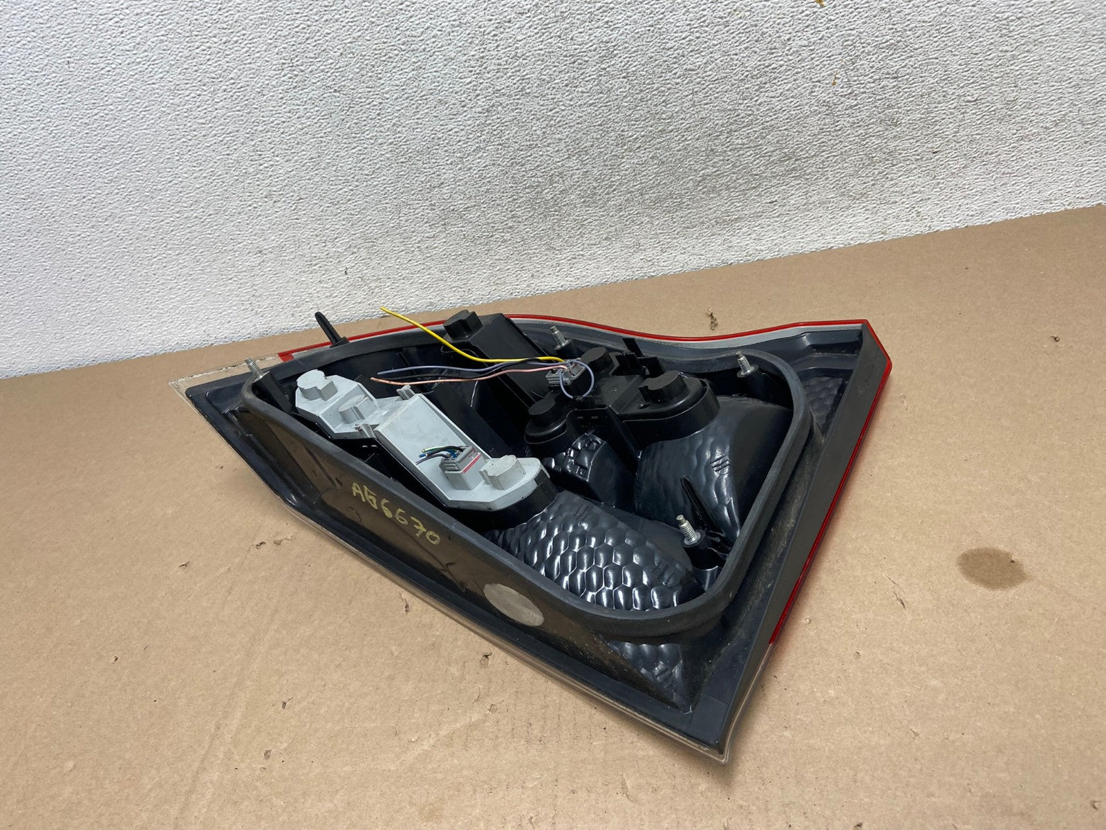 2005 to 2009 Volvo S60 Right Passenger Side Tail Light AG6670 LK5