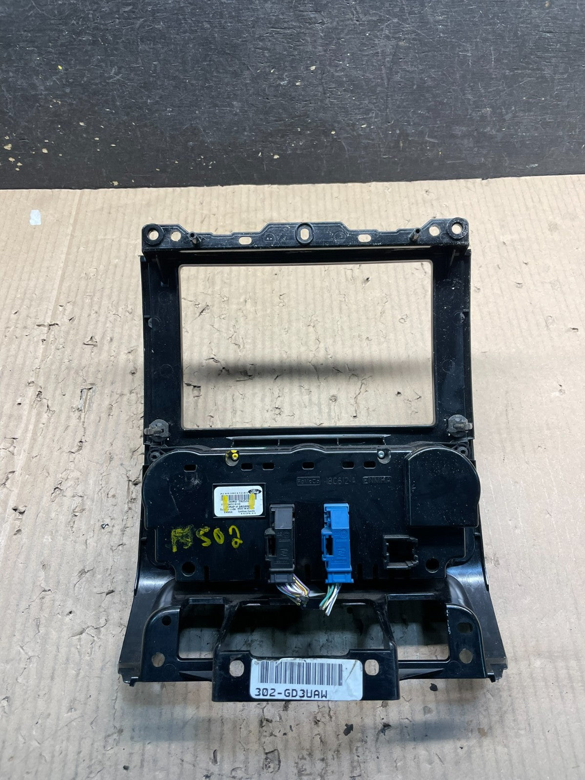 2010 to 2012 Ford Escape Ac Heater Climate Control Radio Bezel Trim Oem X0907 DG2