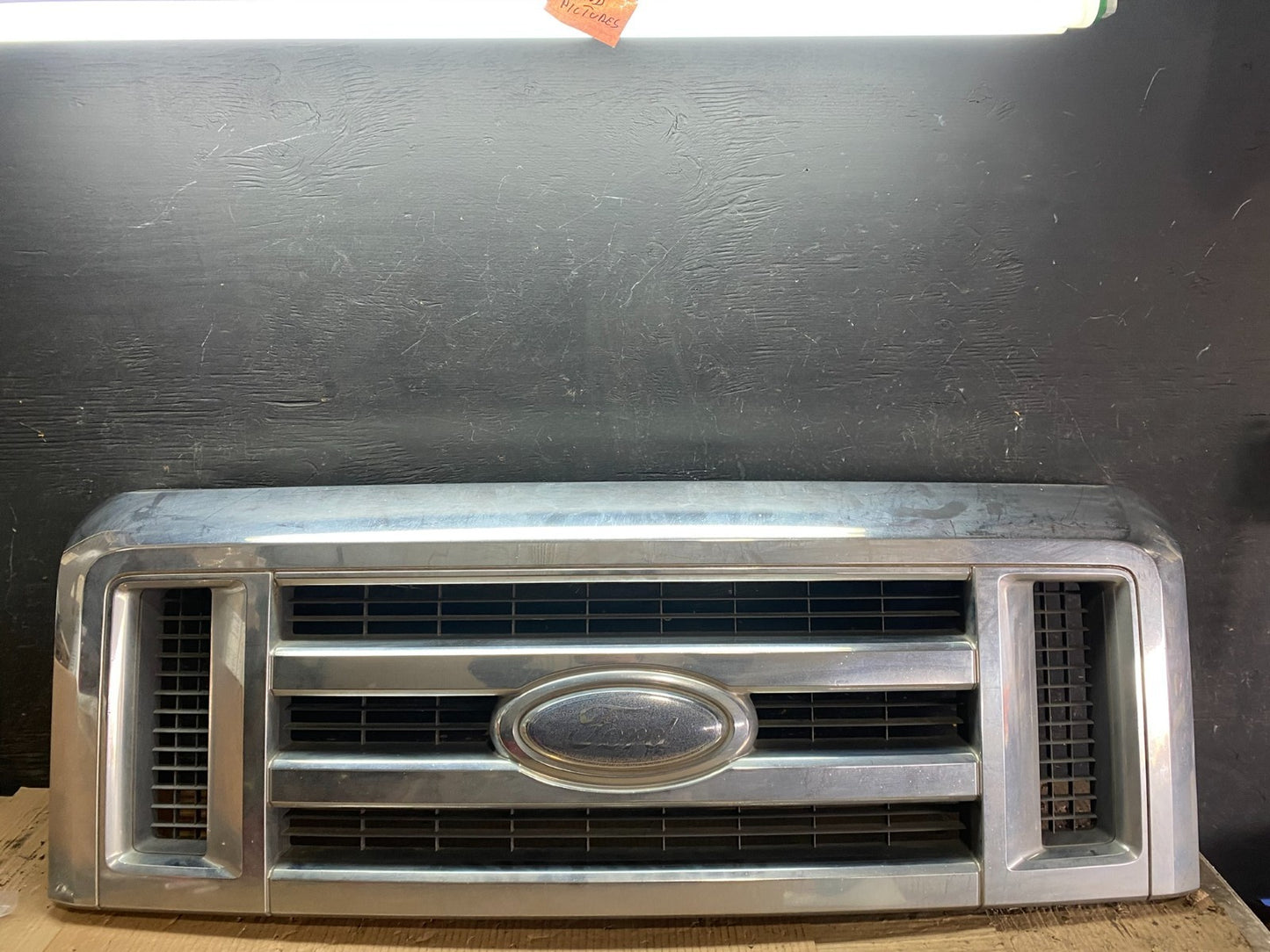 2008-2014 Ford Econoline E150 E250 Front Upper Chrome Grill Grille Oem W5813 DG0