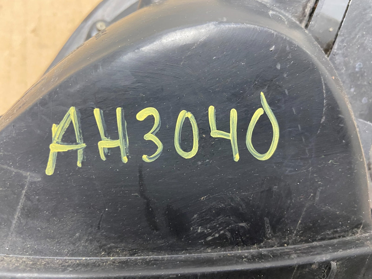 2001-2002 Subaru Forester Left Driver LH Side Corner Turn Signal AH3040 DG6