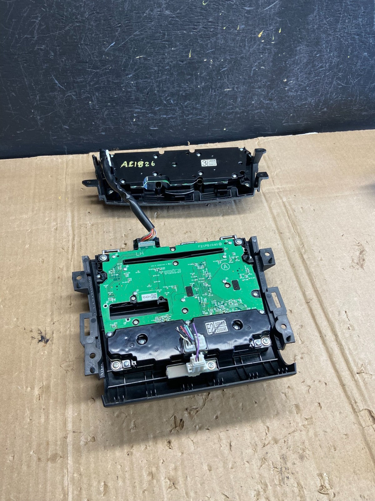 2009 - 2010 Nissan Murano AM FM Radio CD Climate Control Panel AE1826 DG4