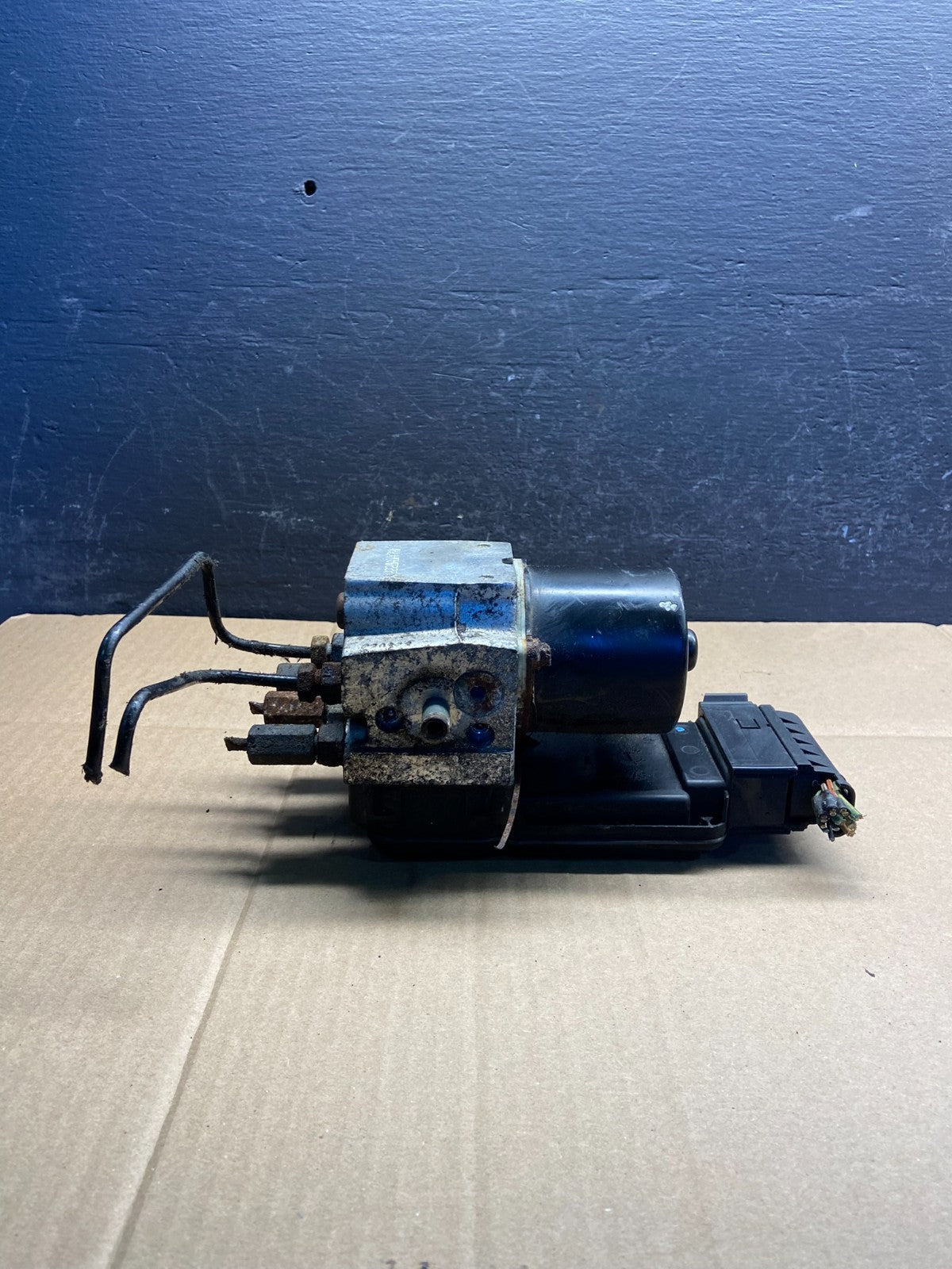 2003 2007 Ford E250 E350 Anti-Lock ABS Antilock Brake Pump AD1779 DG3