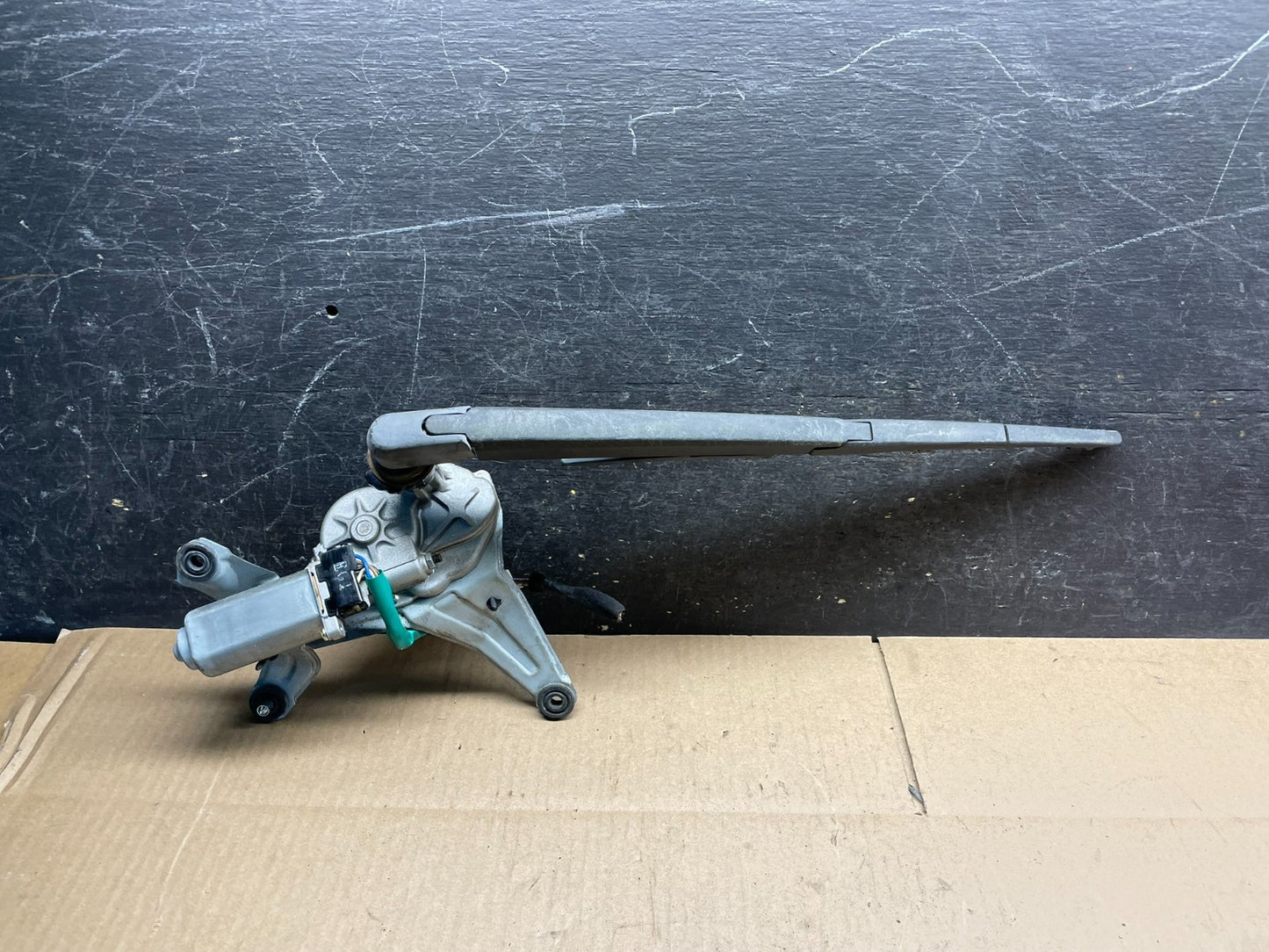 2007 - 2010 Hyundai Santa Fe Rear Glass Windshield Wiper Motor V9076 DG0