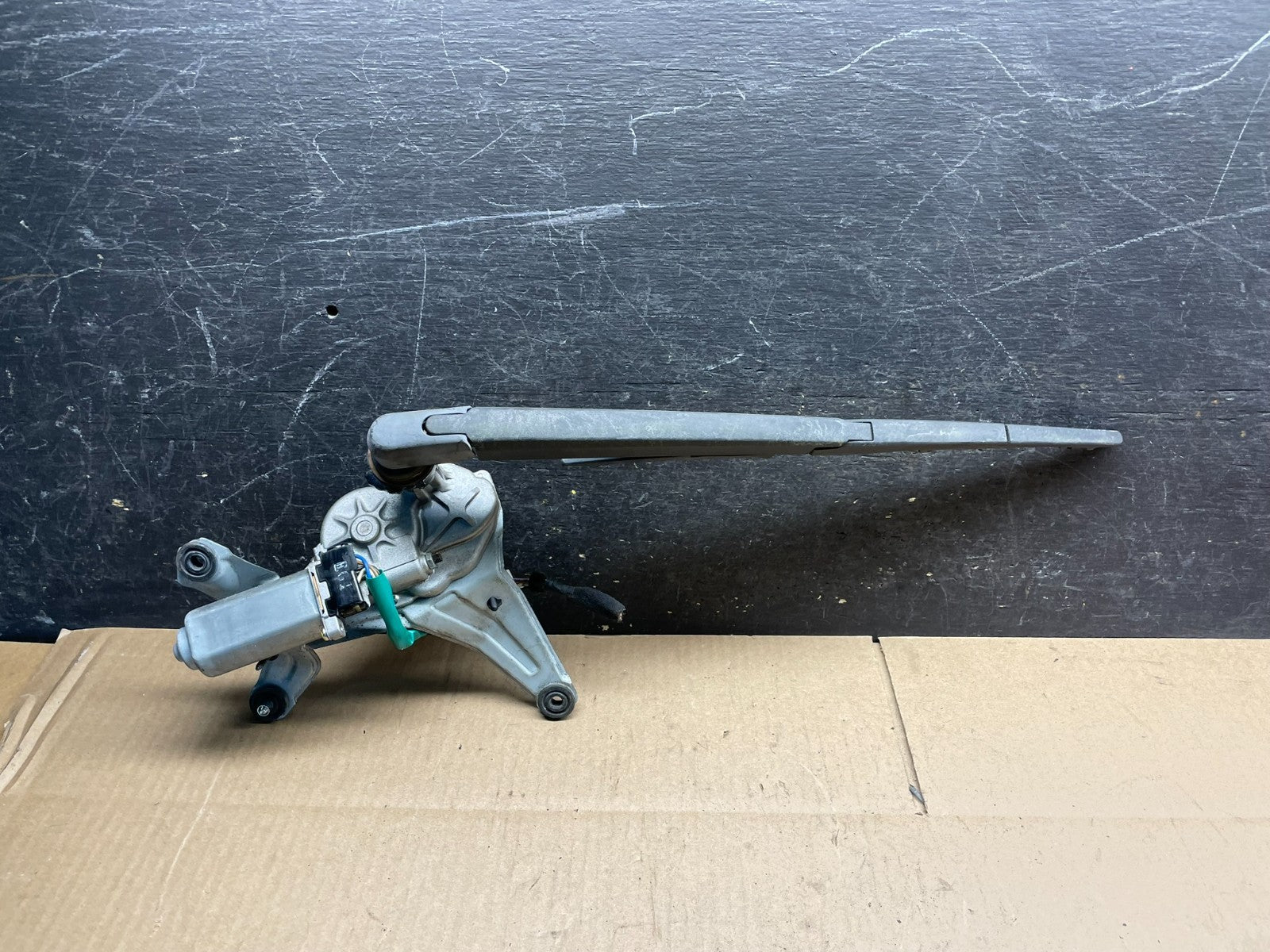 2007 - 2010 Hyundai Santa Fe Rear Glass Windshield Wiper Motor V9076 DG0