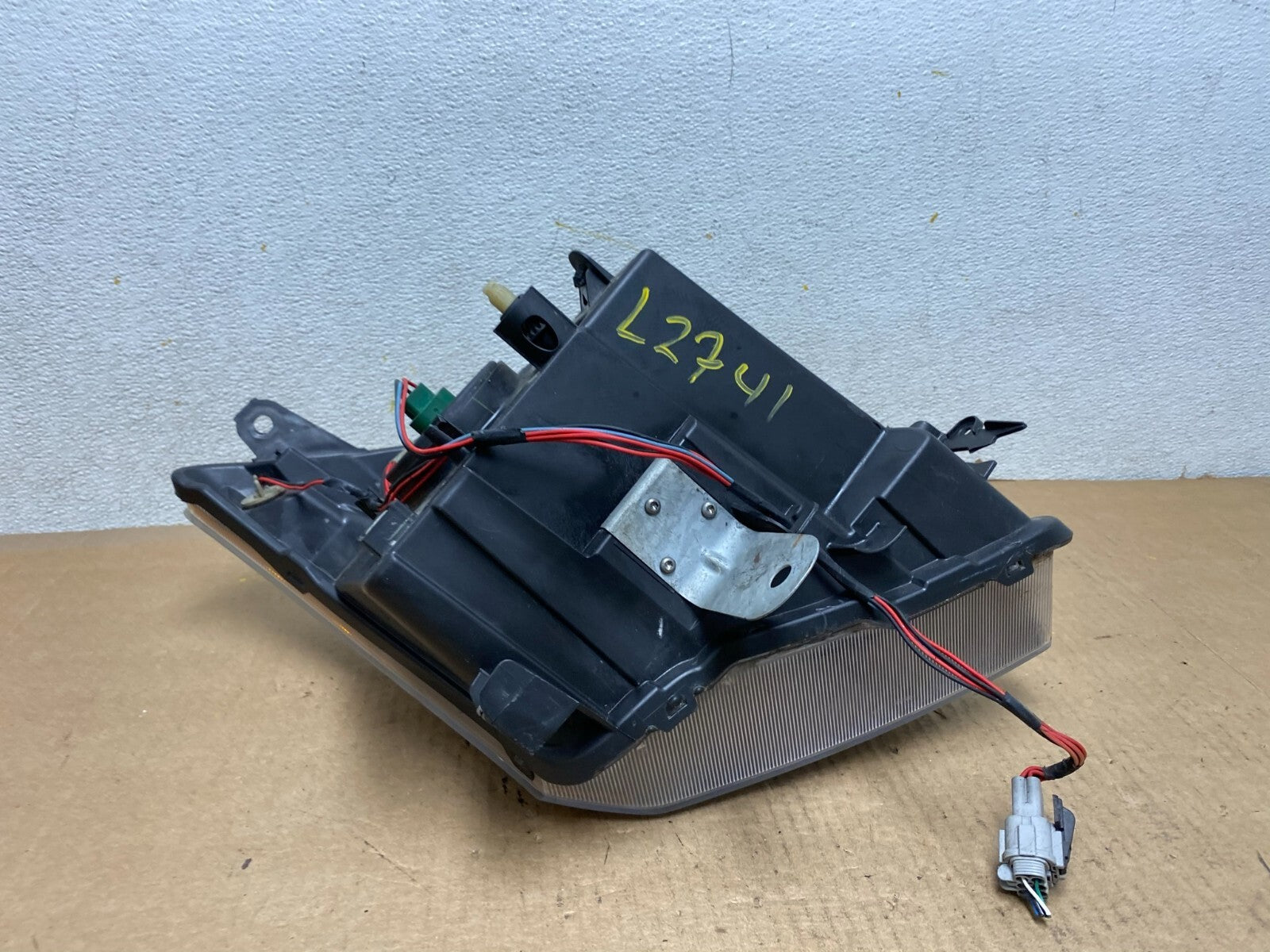 2010-2012 Nissan Sentra Halogen Left Driver LH Black Headlight L2741 DW11