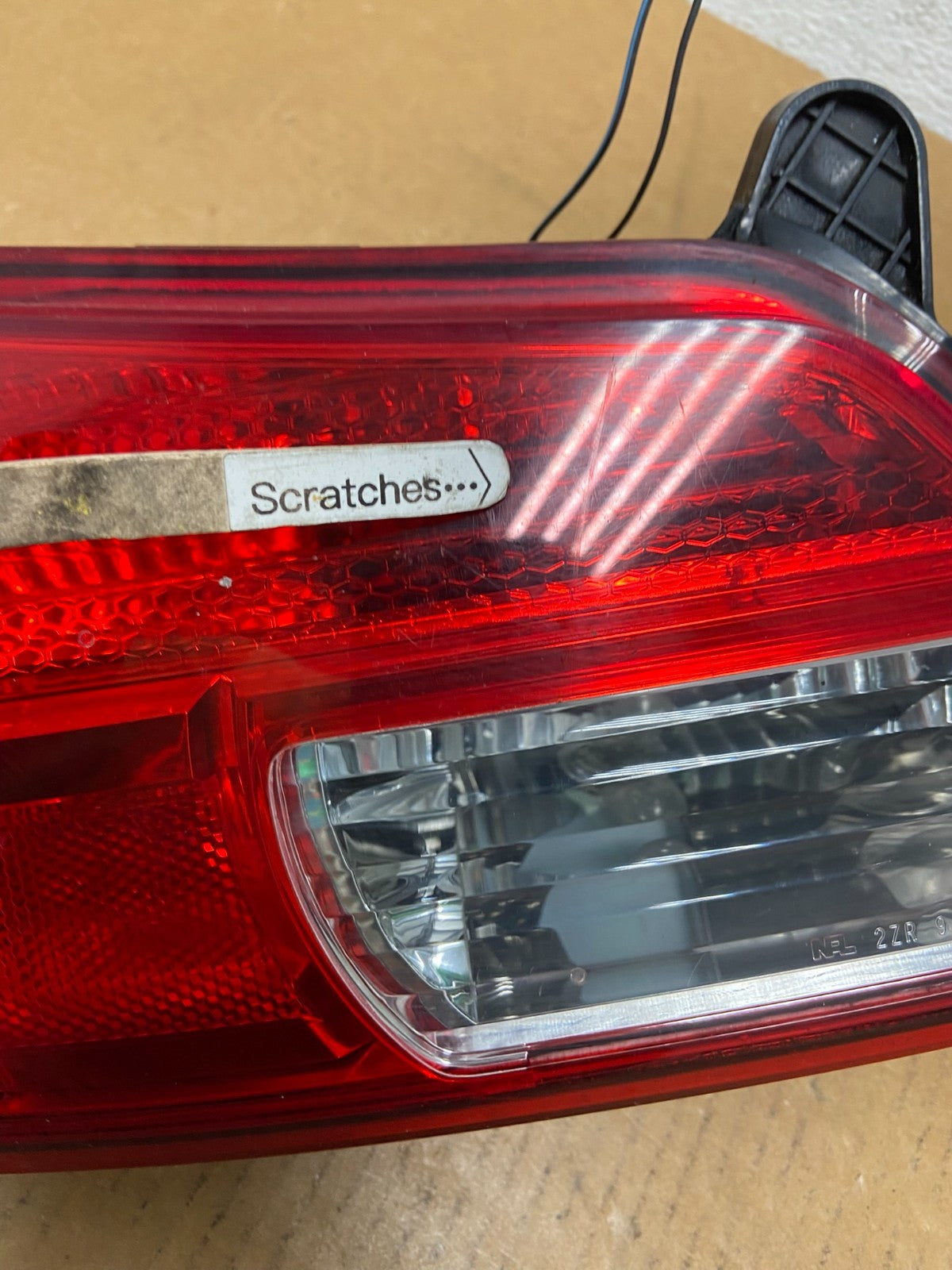 2010-2014 Subaru Outback Left Driver Lh Side Inner Tail Light AD9083 DW3