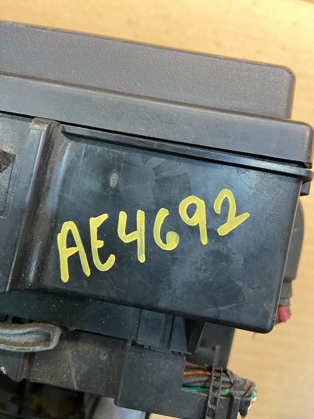 2006 Jeep Grand Cherokee Integrated Power Fuse Box 04692085ab ae4692 DG7