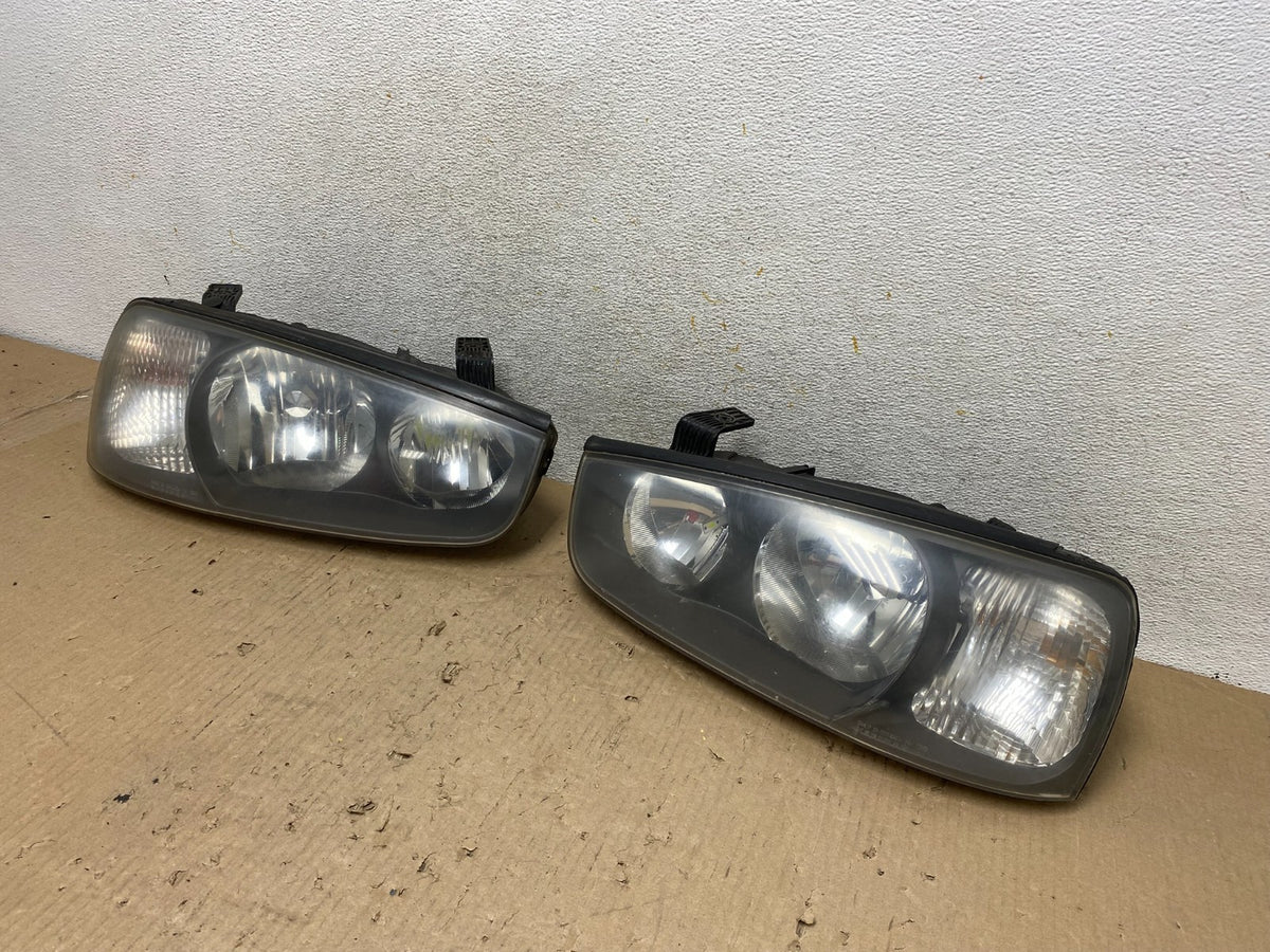 2001 2002 2003 Hyundai Elantra Left+Right Side Set Halogen Headlights AH5961 DW2