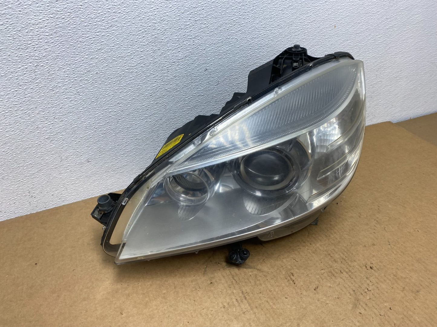 2008-2011 Mercedes C-Class C350 C300 Left Driver Xenon Headlight AC1790 DW2