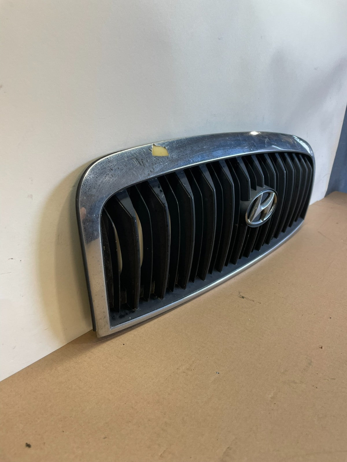 2001 to 2005 Hyundai Sonata Front Upper Grille Grill Bumper AI4275 DG2