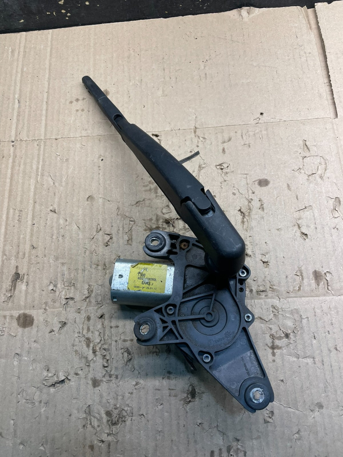 2013 to 2020 Buick Encore Windshield Rear Wiper Motor x8306 DG0