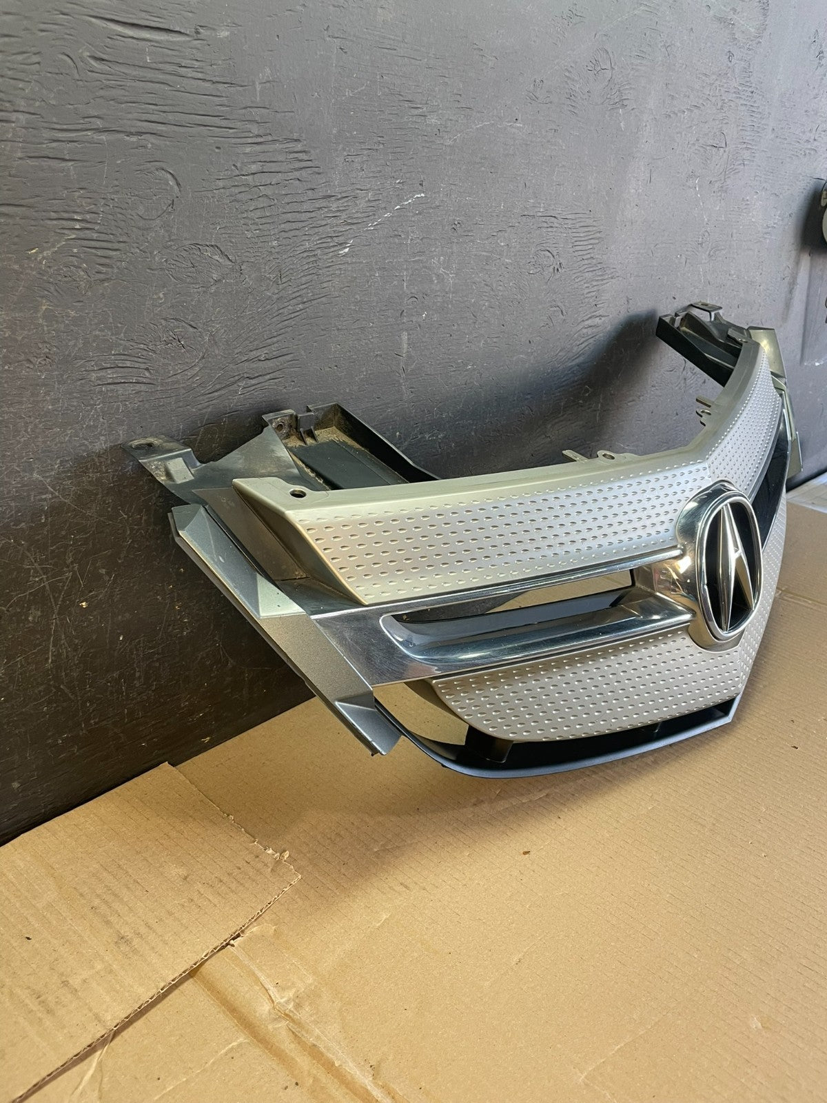 2007 2008 2009 Acura MDX Front Upper Grill Grille Emblem AE3514 DG2