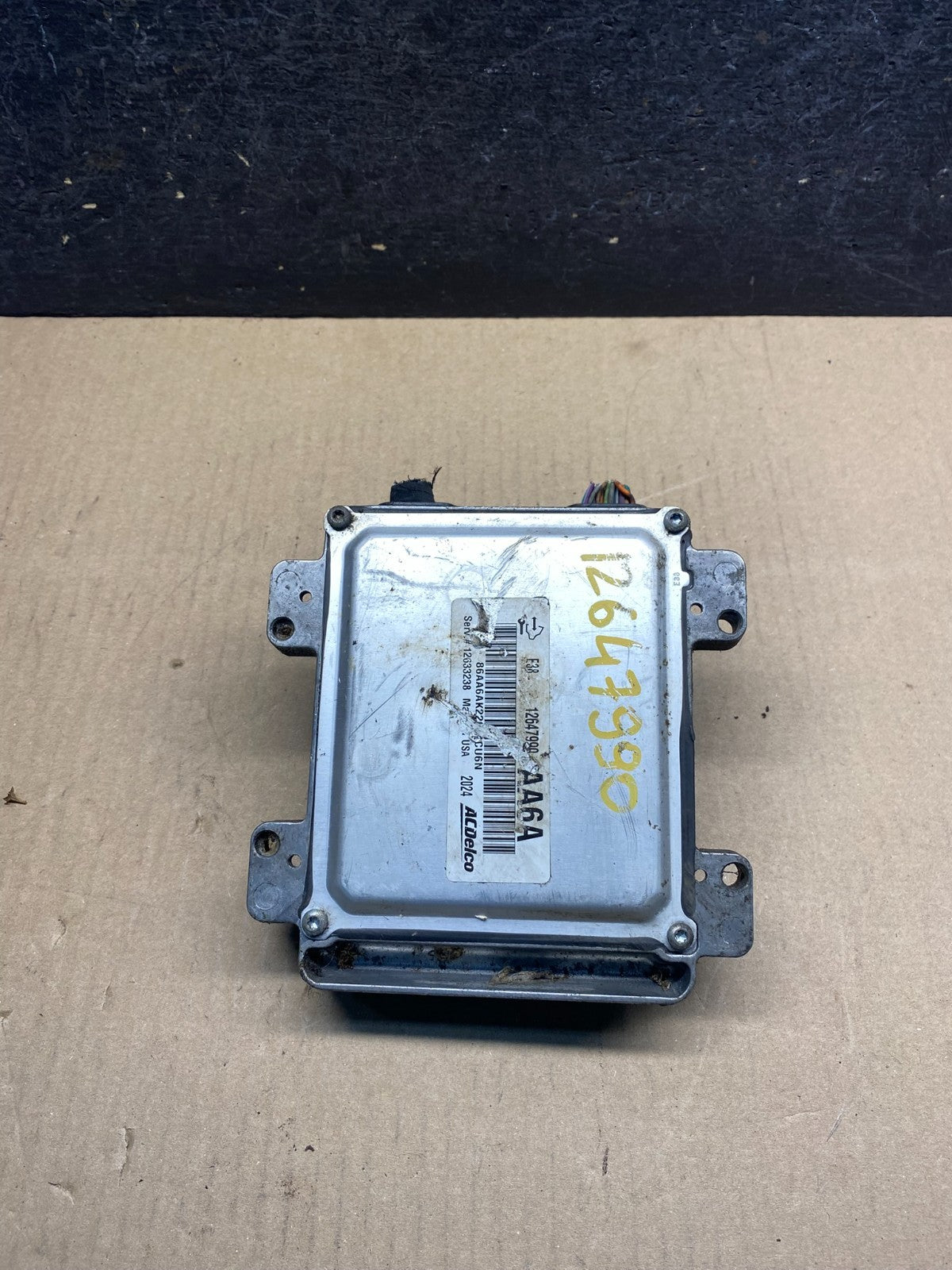 2010 to 2013 Chevrolet Silverado Yukon Engine Control Module ECM ECU ah1672 DW1