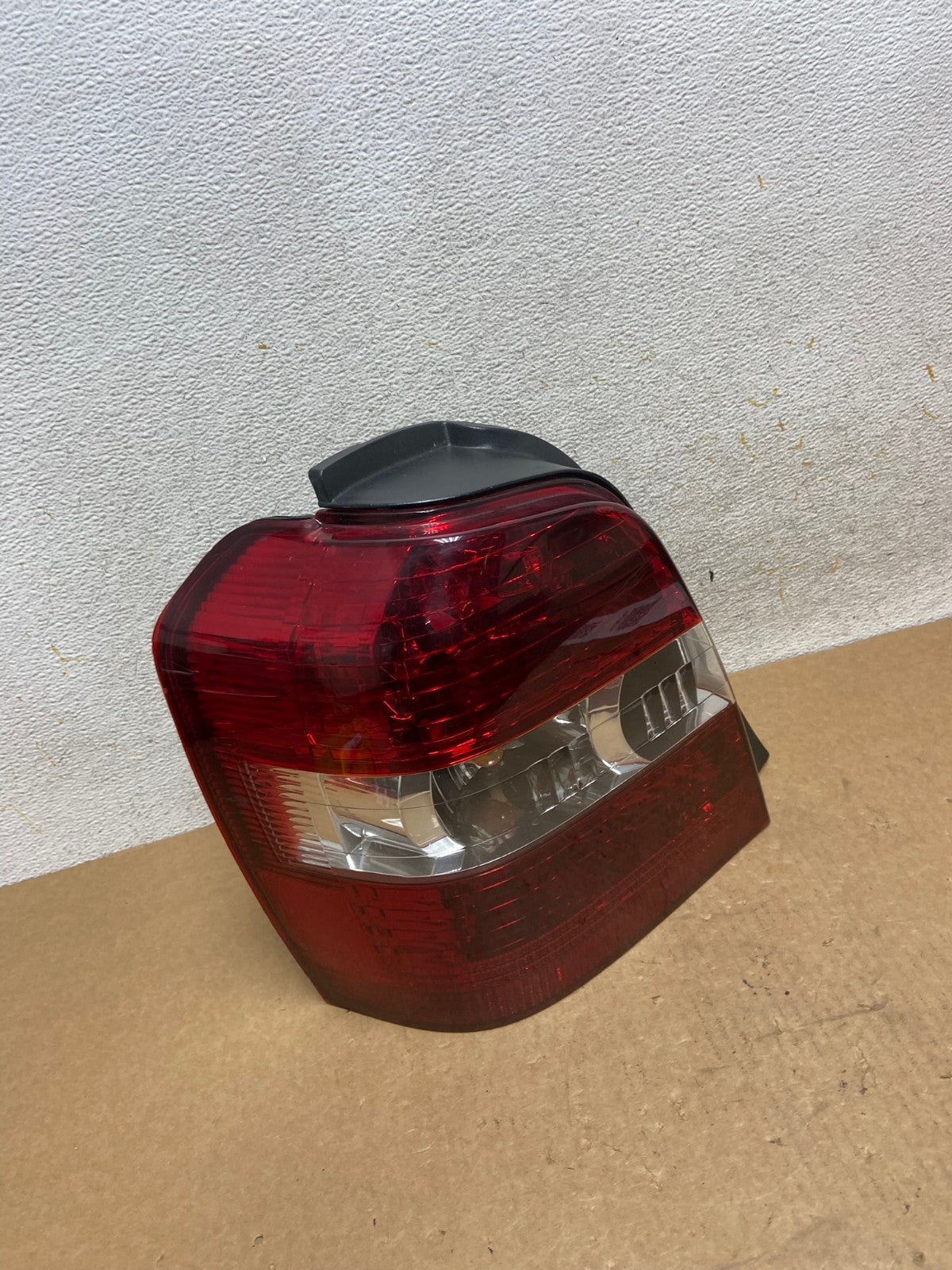 2004-2007 Toyota Highlander Left Driver LH Side Tail Light AI3336 LK2