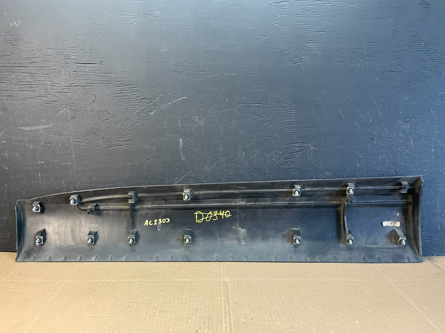 2020 to 2023 Ford Explorer Right Passenger Side Front Door Molding OEM ac2303 DG4