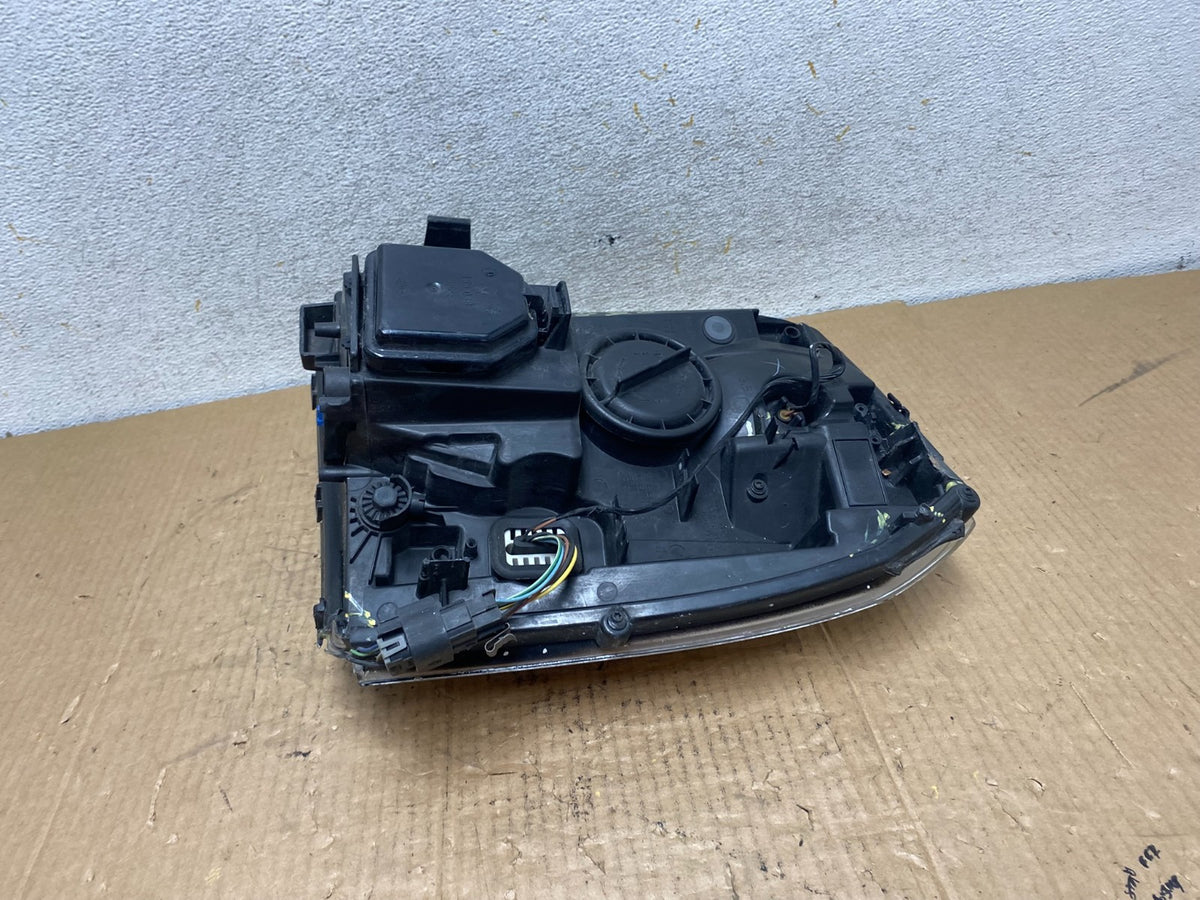 2007 - 2014 Cadillac Escalade Right Passenger Side Xenon HID Headlight AI6870 DW10