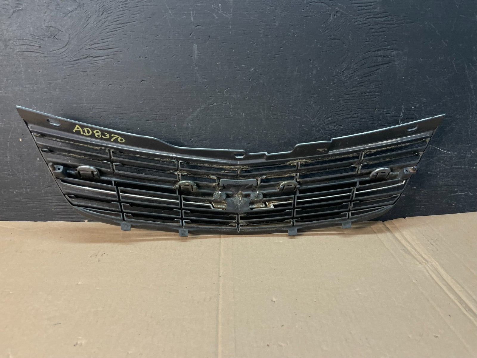2000 to 2005 Chevrolet Impala Front Upper Grill Grille AD8370 DG3