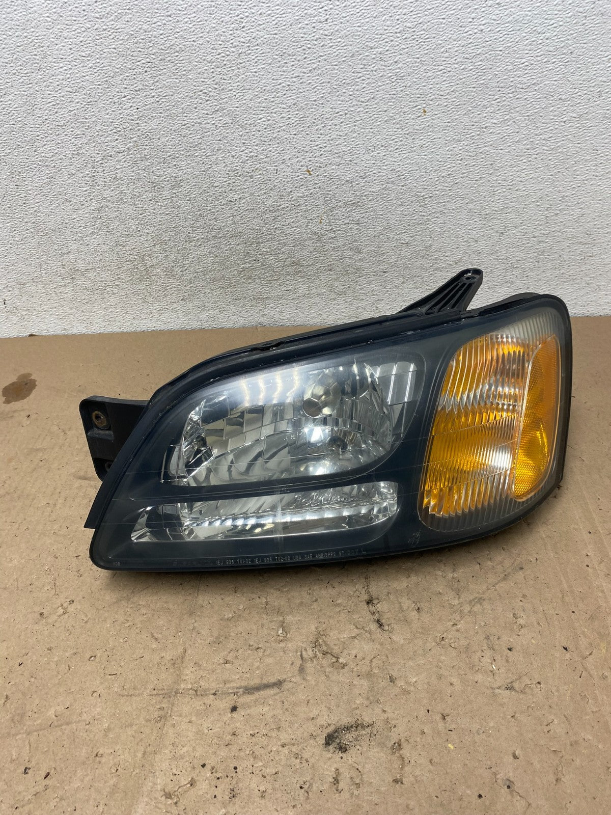 2001-2004 Subaru Legacy Outback Left Driver Lh Side Headlight AG5470 DW0