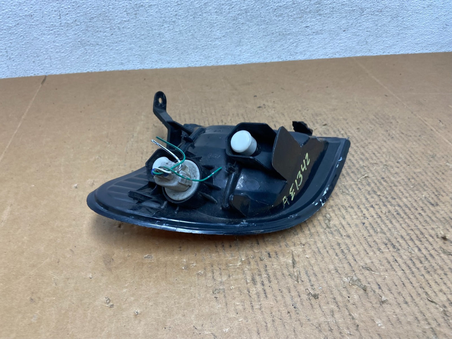 2005 to 2006 Toyota Tundra Left Driver LH Side Turn Signal Light AE1342 DG5