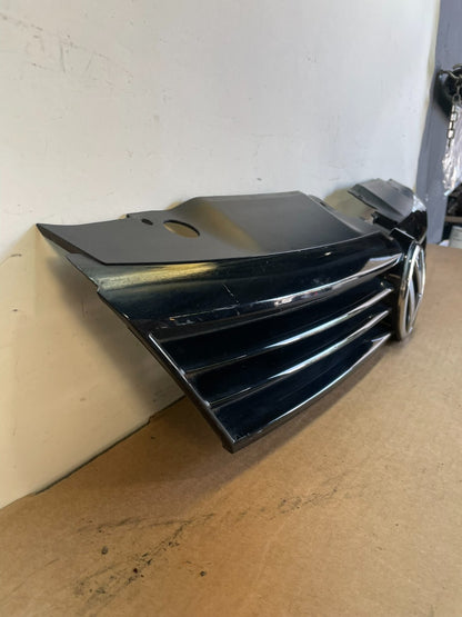 2011 to 2014 Volkswagen Jetta Sedan Front Upper Grille Grill AF8806 DG2