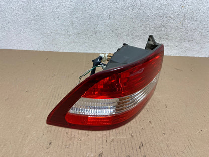 2000 2001 Lexus ES300 Outer Left Driver Lh Side Tail Light AE7248 LK2