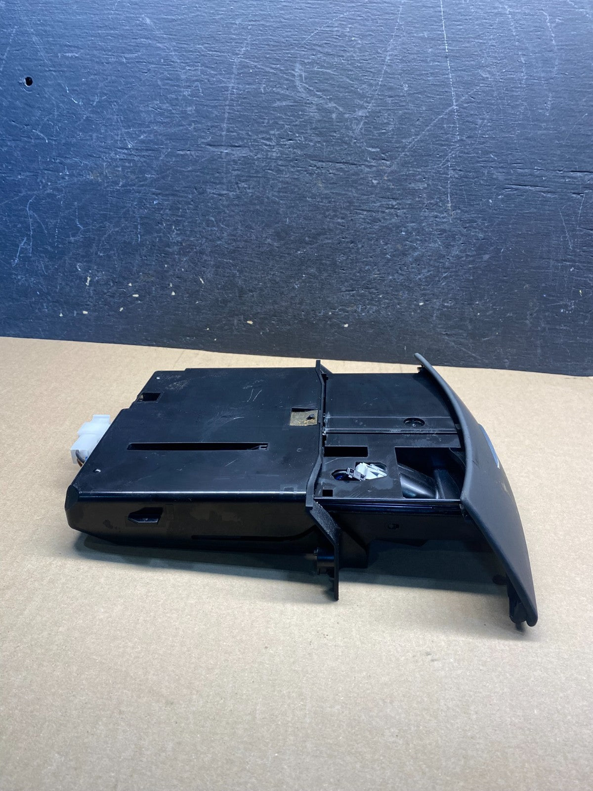 2014-2023 Mercedes S550 W222 Center Dashboard Storage Ash Tray ah1776 DG2