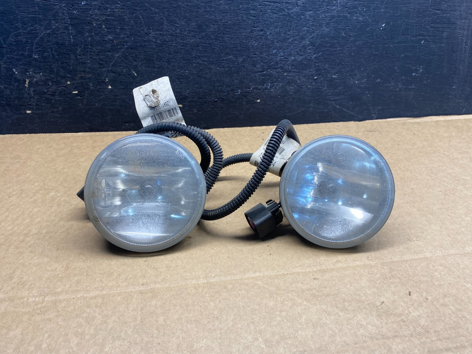 2007 to 2014 Chevrolet Tahoe Suburban Left+Right Side Fog Lights AF7604 DG0