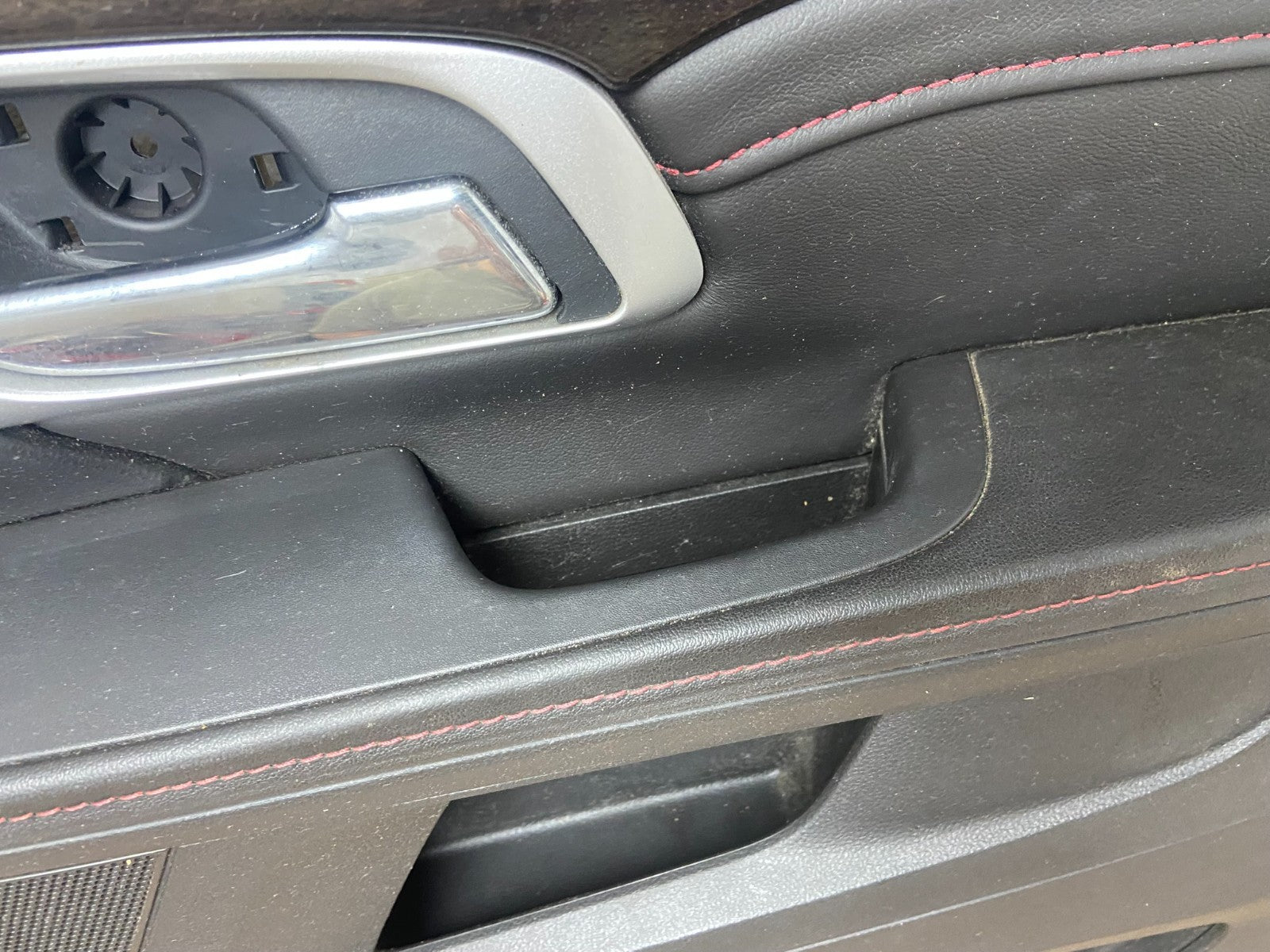2012 to 2015 Chevrolet Equinox Front Right Passenger RH Door Panel R4914 DG3