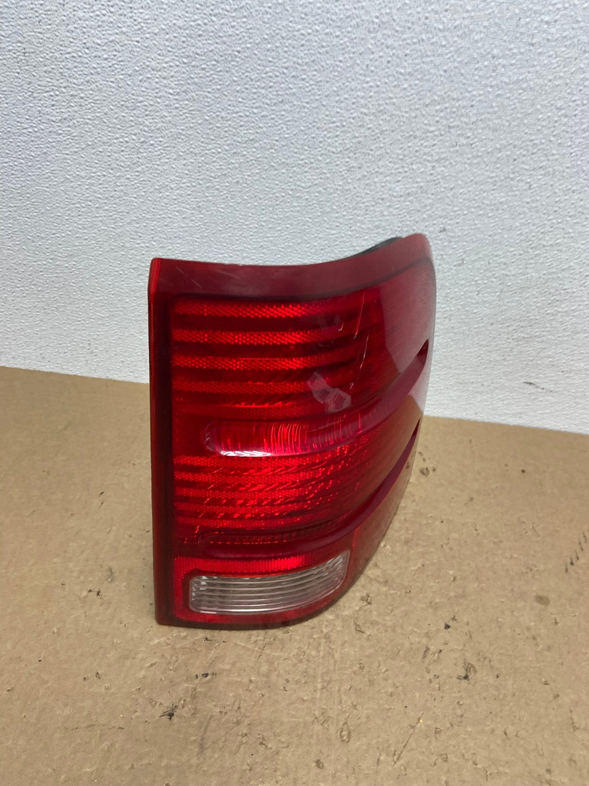 2002 to 2005 Ford Explorer Right Passenger Rh Side Tail light OEM AC1491 LK2