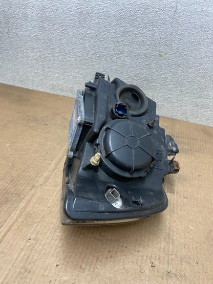 2003 - 2006 Lincoln Navigator Right Passenger RH Side Headlight Xenon AA6243 DW9