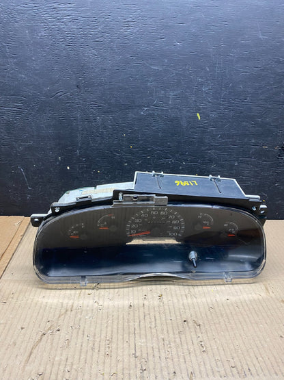 2001 - 2002 Ford Econoline E250 E350 Van Speedometer Instrument Cluster L1596 DG0