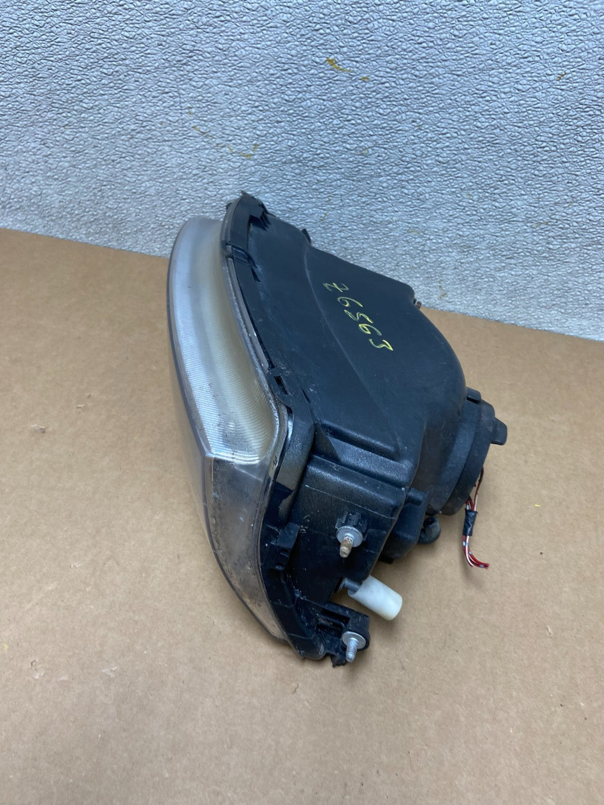 1999-2001 Toyota Solara Right Passenger RH Halogen Headlight TYC Z6563 DW6