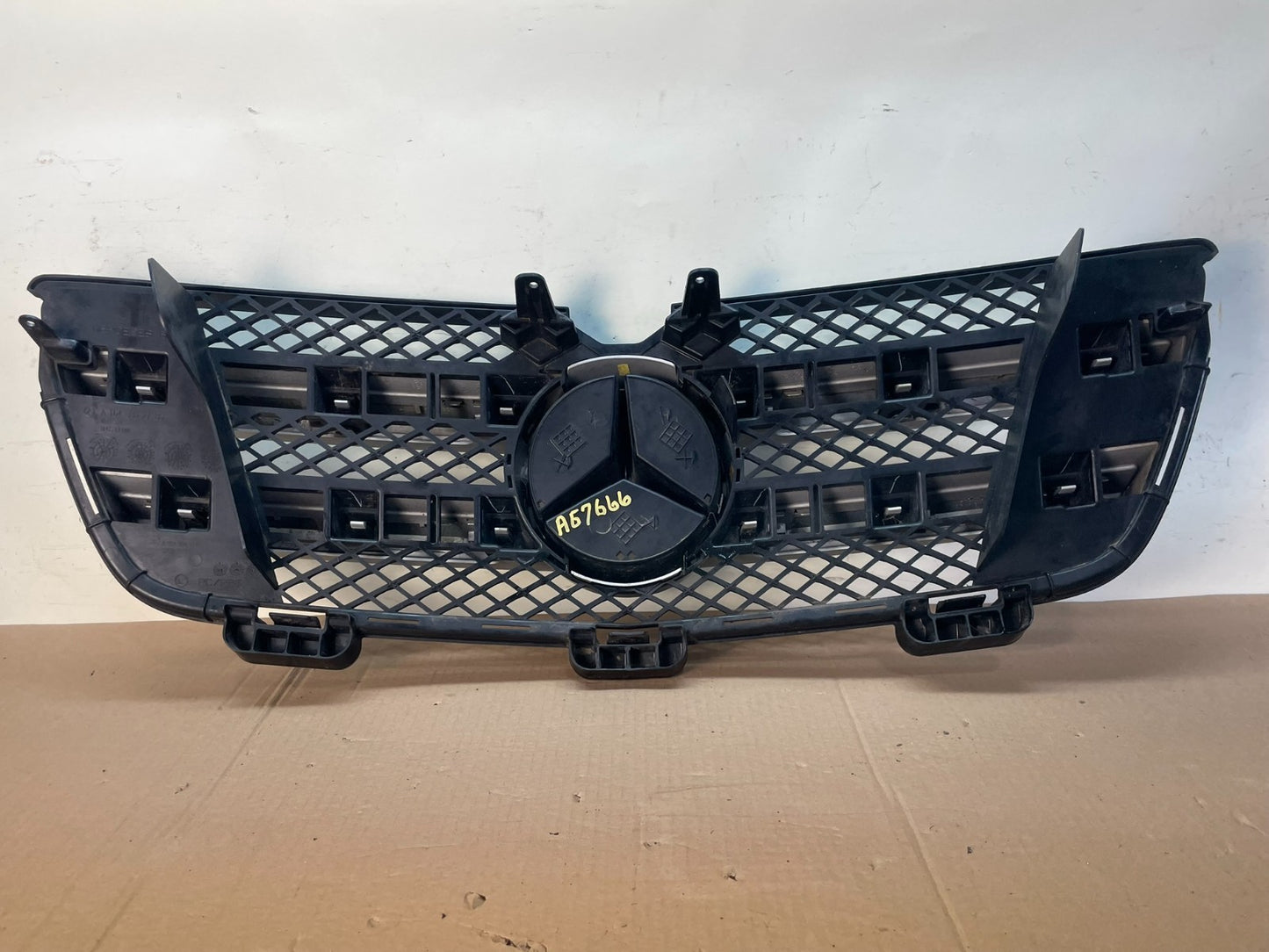 2008 to 2010 Mercedes-Benz GL-Class GL550 Front Grille Grill AG7666 DG3