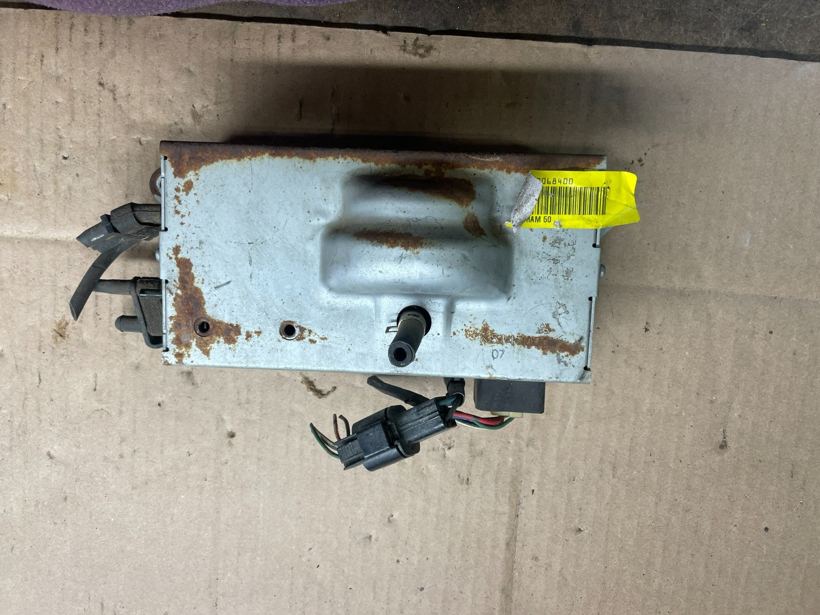 Dodge Regulator Valve MD110527 139000-2360 1390002360 P28573