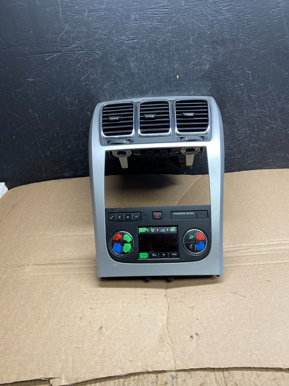 2007 - 2012 GMC Acadia A/C Heater Climate Control Radio Panel Bezel OE AF1843 DG0