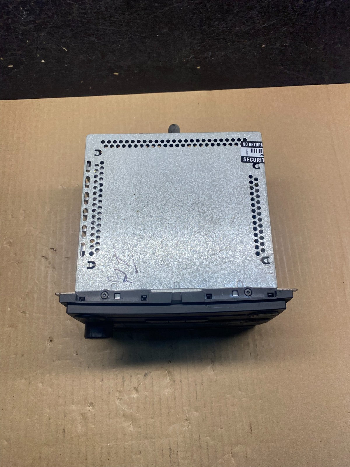 2004 to 2008 Ford F150 Mustang Radio Stereo Audio AM/FM AG3822 DG3