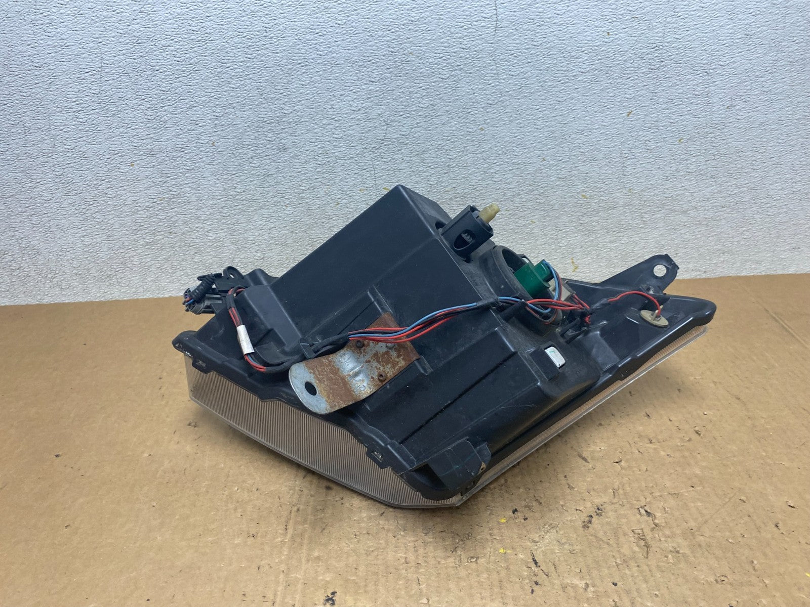 2010 2011 2012 Nissan Sentra Halogen Right Passenger Black Headlight Q7985 DW8