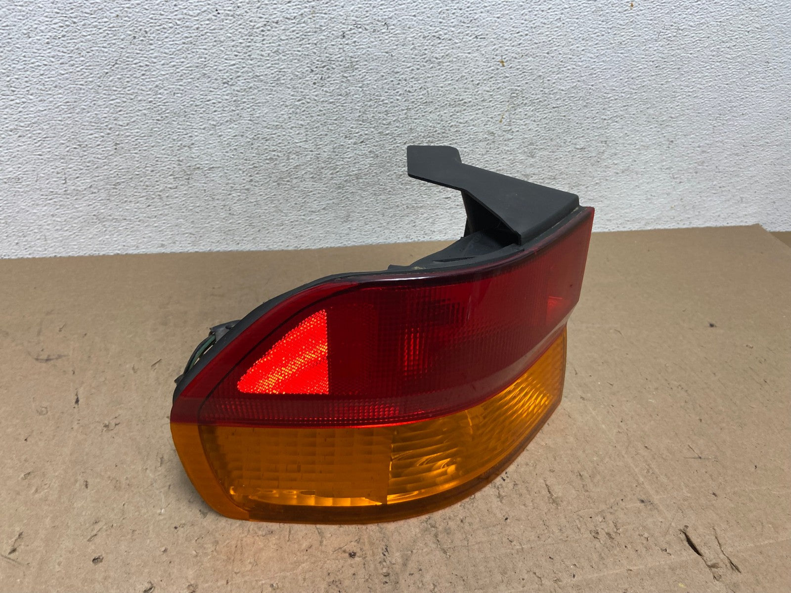 2002 2003 2004 Honda Odyssey Left Driver LH Side Tail Light AE6611 LK2