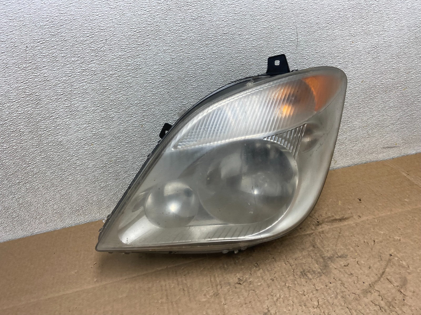 2007 to 2013 Mercedes Sprinter Headlight Left Driver Side Halogen Oem Y9171 DW2
