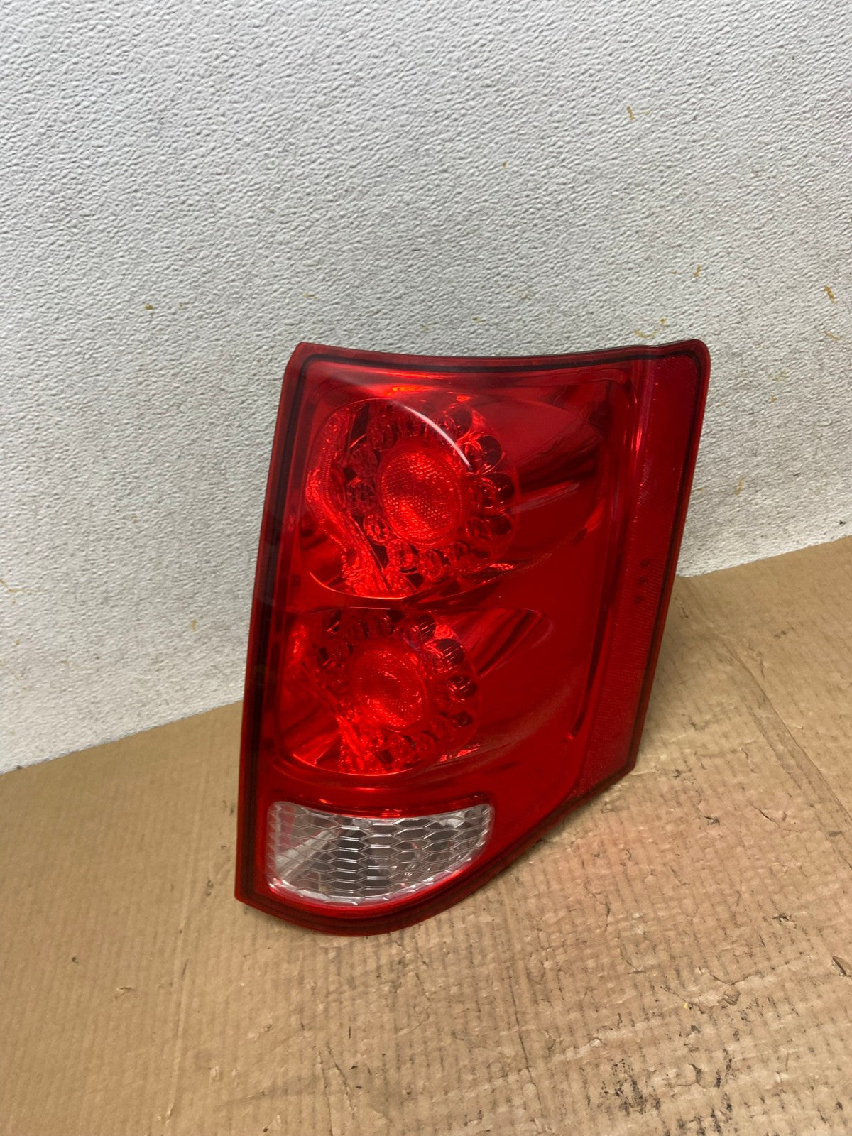 2011 - 2018 Dodge Grand Caravan Right Passenger RH Tail Light Led AI6805 LK0
