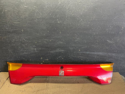 2001 to 2002 Saturn SC1 Trunk Rear Center Tail Light Panel OEM r5363 DG0